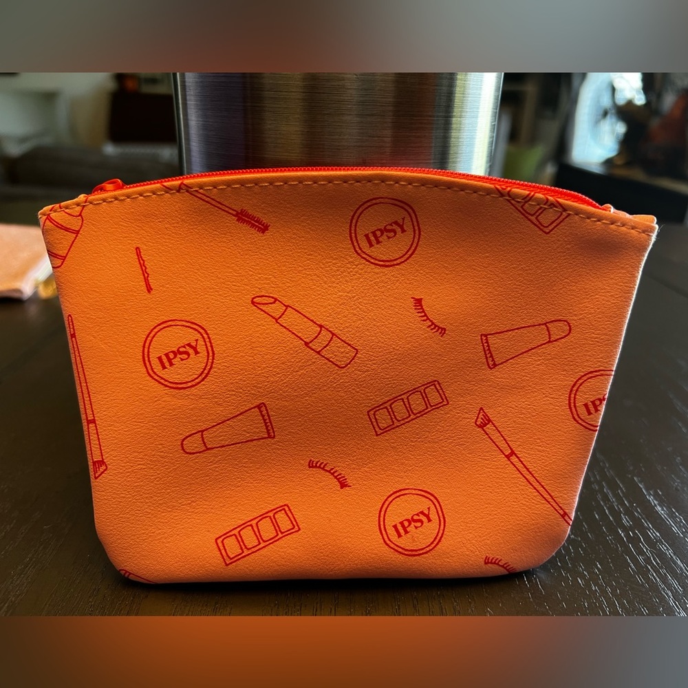 Ipsy Glambag in an Orange and Pink Design, NEW Never Used